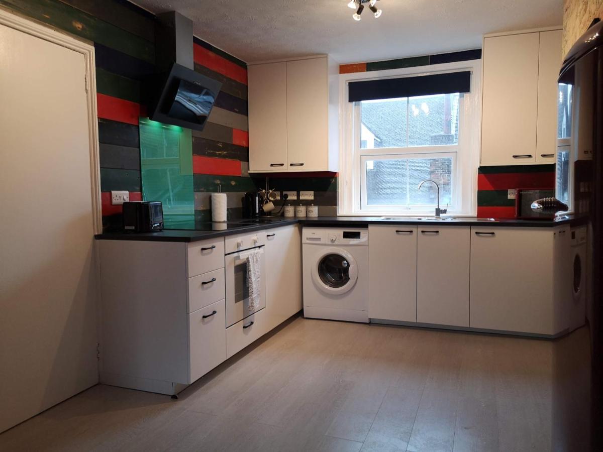 Central Escape Folkestone Ngoại thất bức ảnh