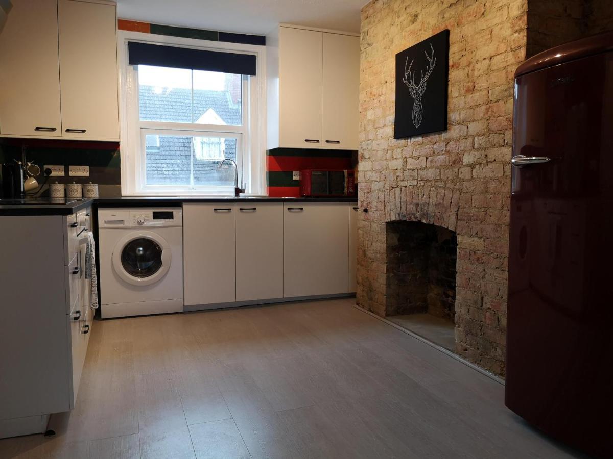 Central Escape Folkestone Ngoại thất bức ảnh