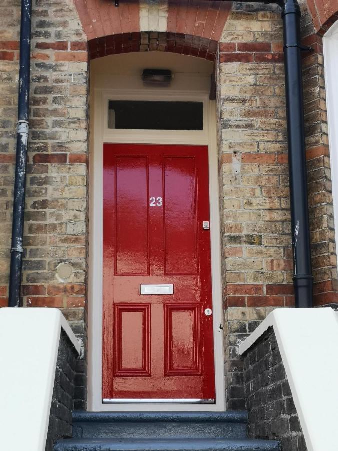 Central Escape Folkestone Ngoại thất bức ảnh